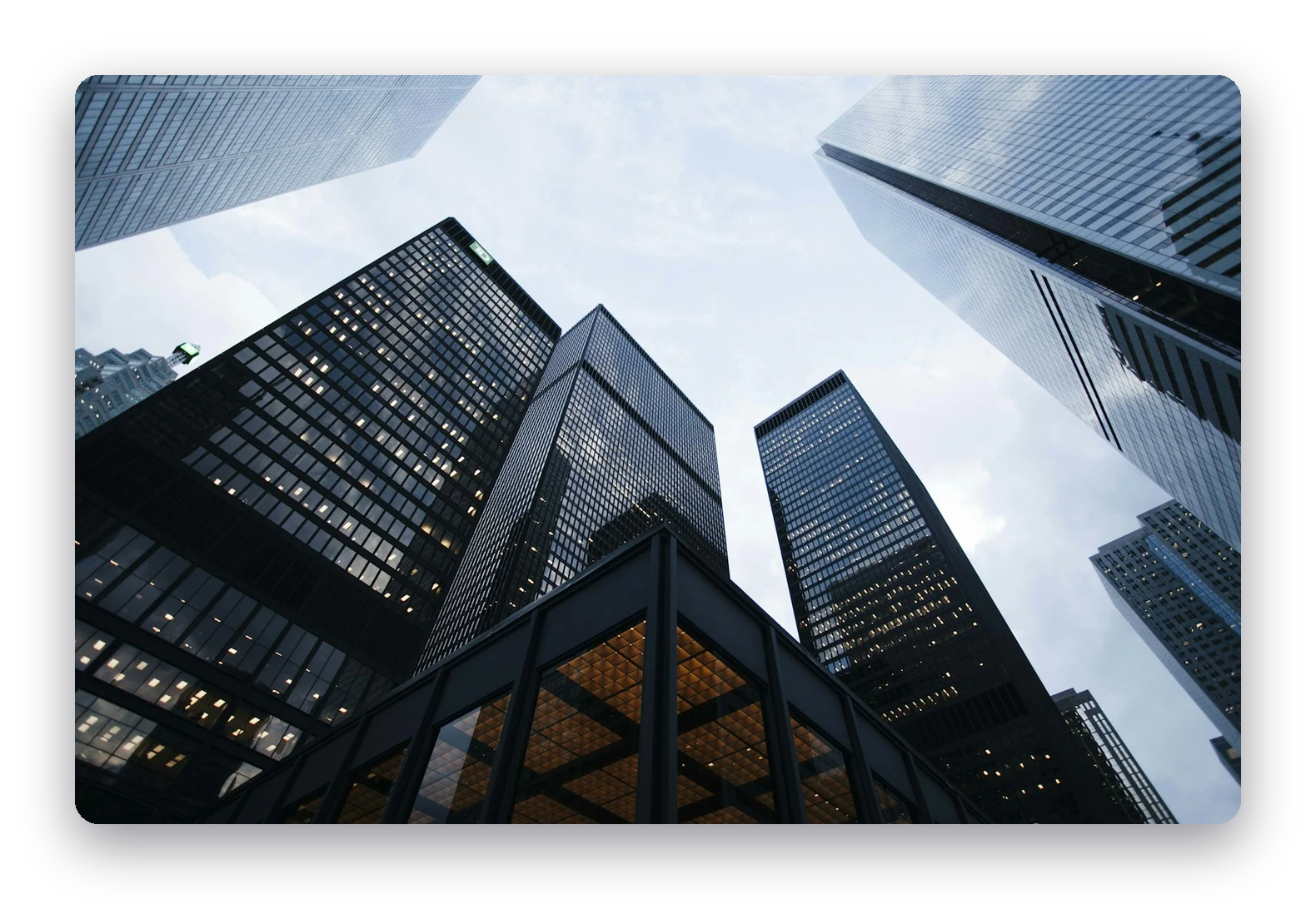 自社事業を上場企業へ事業譲渡（M&A）