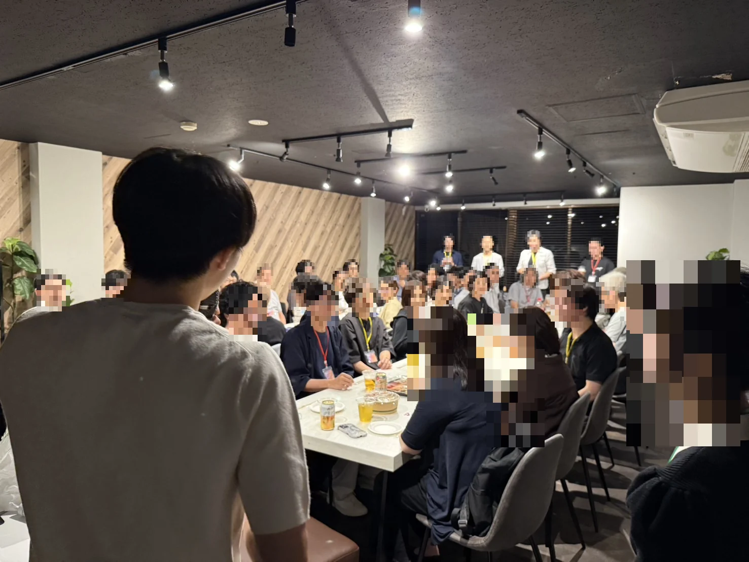 AGI CAMP 全員参加オフ会 懇親会の様子（モザイク処理済み）
