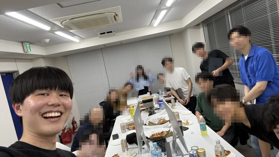 プラチナ個別相談の方 限定オフ会の集合写真（モザイク処理済み）